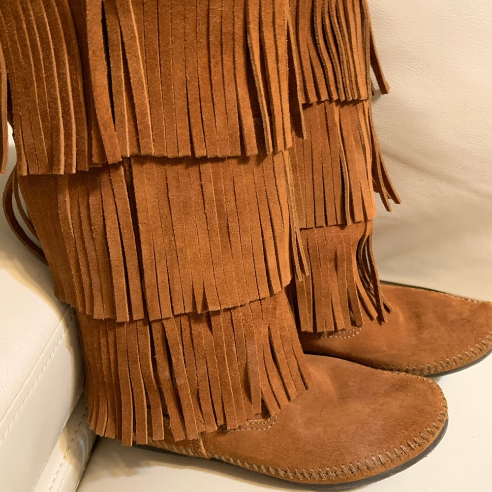 Host Pick😱🎊Minnetonka suede fringe boots 6